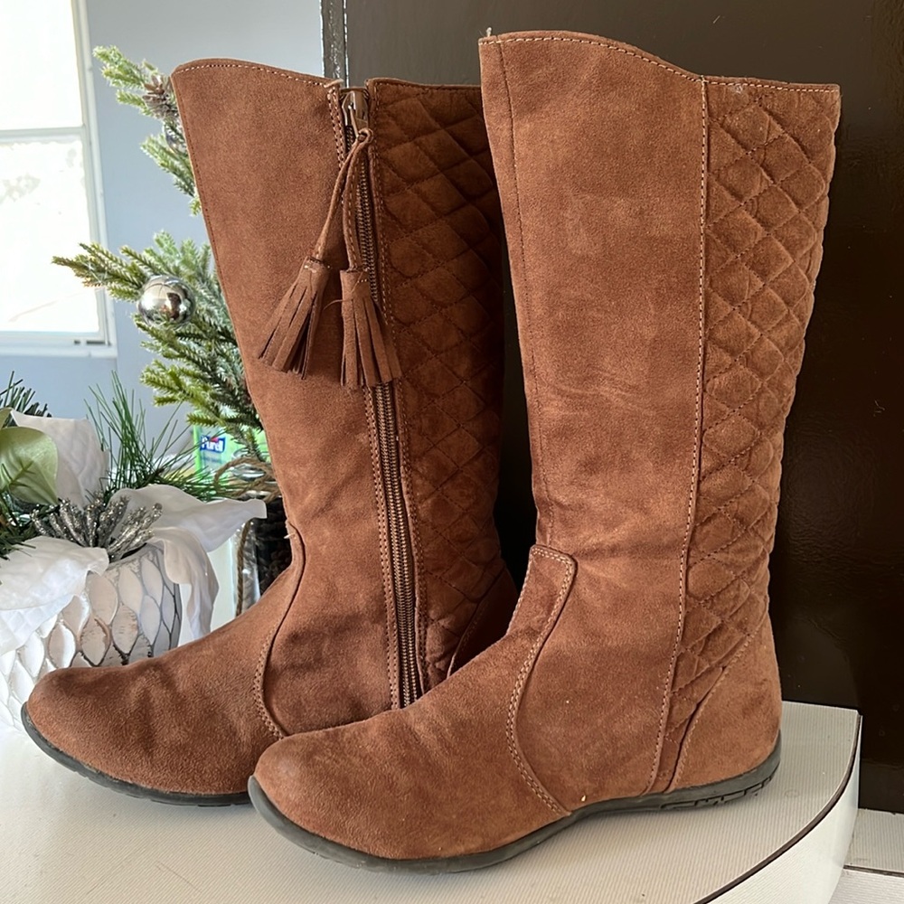 Boots sizes 5